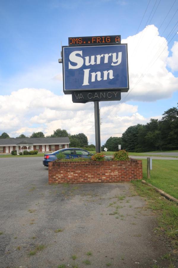 Surry Inn - Dobson מראה חיצוני תמונה